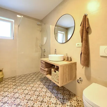 Villa Adria *
